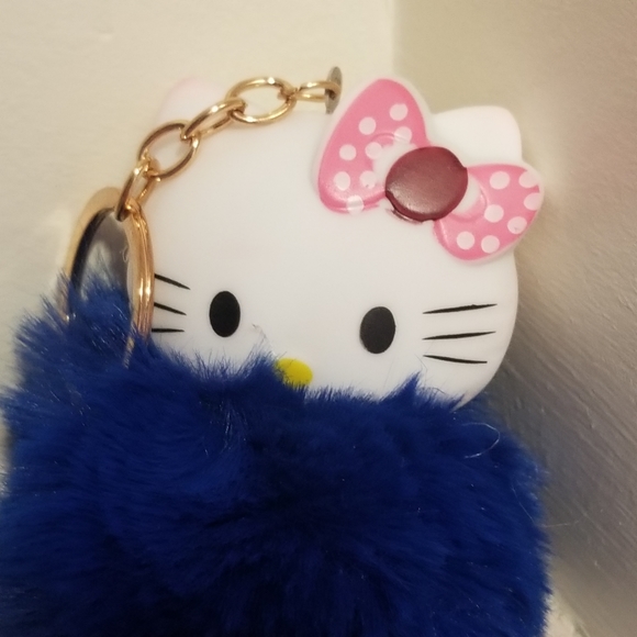Hello Kitty Characterv Fuzzy Pom Pom Keychain New - Picture 5 of 5
